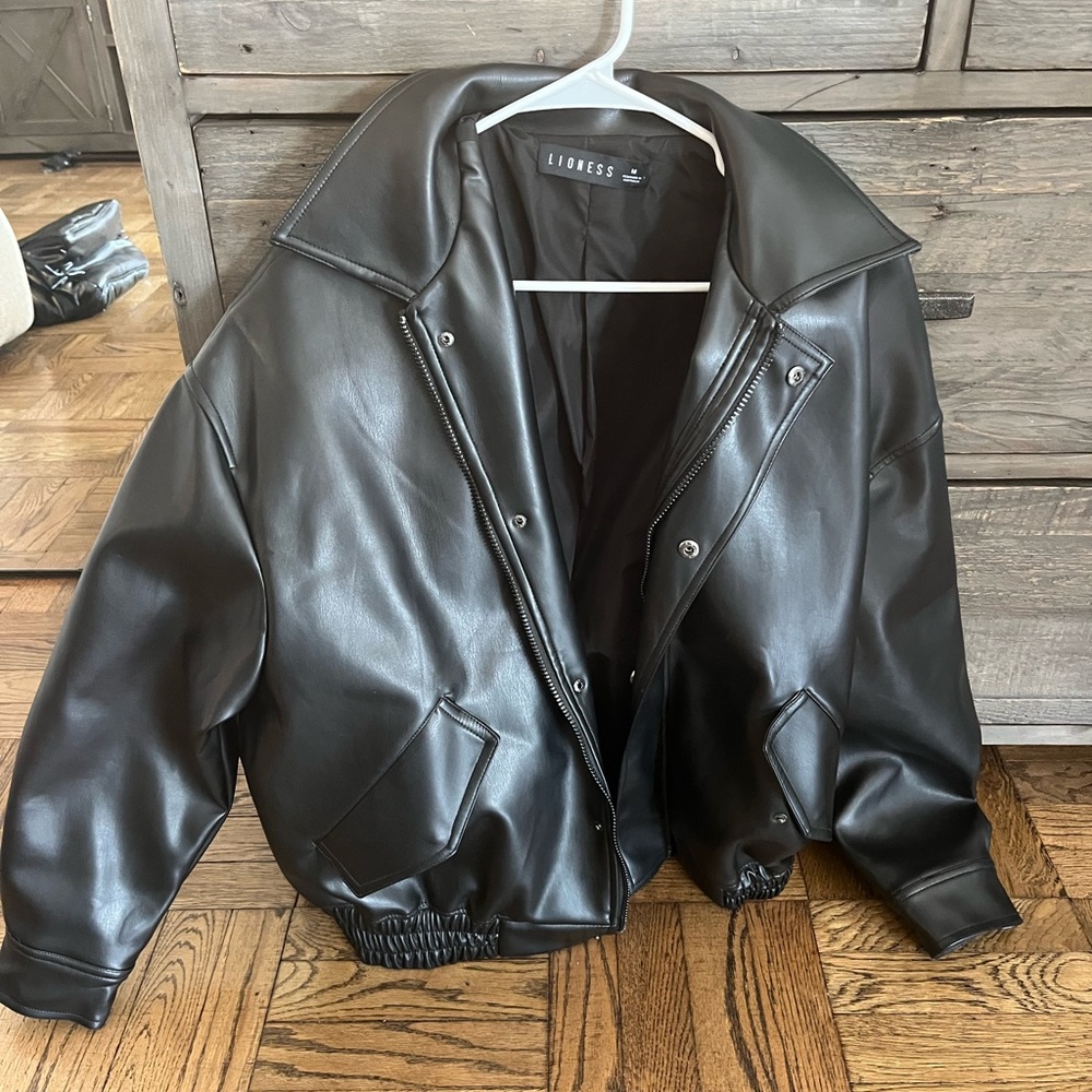 Lioness Kenny Bomber Jet Black (leather)- size Medium